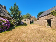 Melgven – Propriété de caractère de 197 m² avec dépendances en pierre sur plus de 8 600 m² de terrain