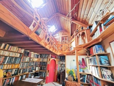 ILE DE GROIX - Domaine 9600m2, 2 habitations. Maison de154m2 sortie d'un livre d'aventure!