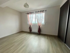 Dpt Finistère (29), à louer PLOUGUERNEAU appartement T2   