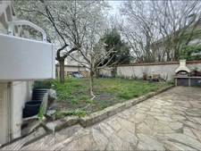 À 2 MIN DU RER E CHAMPIGNY CENTRE – MAISON 123 M² HABITABLES – 4 CHAMBRES/GRAND SEJOUR– TERRAIN 400 M² – 2 GARAGES – ATELIER 30 M²