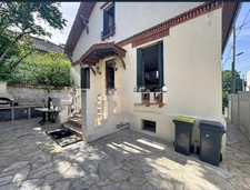 À 2 MIN DU RER E CHAMPIGNY CENTRE – MAISON 123 M² HABITABLES – 4 CHAMBRES/GRAND SEJOUR– TERRAIN 400 M² – 2 GARAGES – ATELIER 30 M²