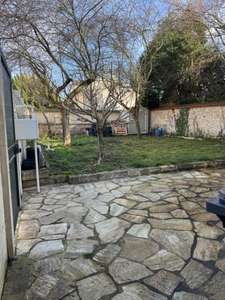 À 2 MIN DU RER E CHAMPIGNY CENTRE – MAISON 123 M² HABITABLES – 4 CHAMBRES/GRAND SEJOUR– TERRAIN 400 M² – 2 GARAGES – ATELIER 30 M²