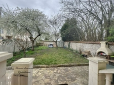 À 2 MIN DU RER E CHAMPIGNY CENTRE – MAISON 123 M² HABITABLES – 4 CHAMBRES/GRAND SEJOUR– TERRAIN 400 M² – 2 GARAGES – ATELIER 30 M²