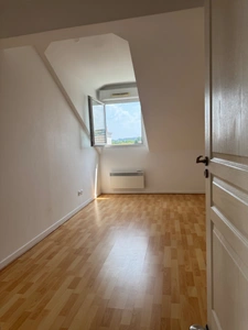 LE PERREUX-SUR-MARNE – VUE EXCEPTIONNELLE SUR LA MARNE – 2 MIN RER A – 4 PIÈCES 75 M² – DERNIER ÉTAGE – ASCENSEUR – BALCONS – PARKING