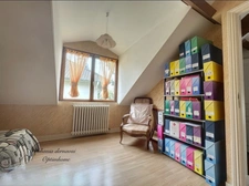 À 2 MIN DU RER E CHAMPIGNY CENTRE – MAISON 123 M² HABITABLES – 4 CHAMBRES/GRAND SEJOUR– TERRAIN 400 M² – 2 GARAGES – ATELIER 30 M²
