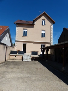 BIEN RARE A DOLE: Maison Bourgeoise aux volumes exceptionnels 