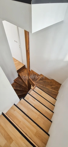 Grande bâtisse de 14 pièces – 262 m² habitables (répartie en 3 logements) – Courtemont-Varennes (02)