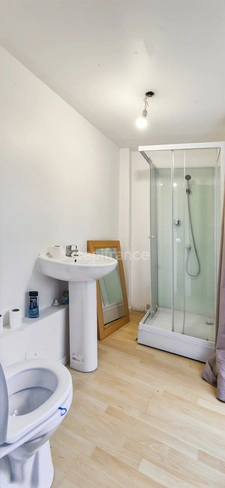 Grande bâtisse de 14 pièces – 262 m² habitables (répartie en 3 logements) – Courtemont-Varennes (02)