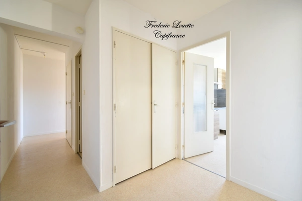AY-CHAMPAGNE – Appartement T3 avec balcon, ascenseur et grenier, dans une résidence calme et sécurisée