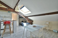 Immeuble à vendre REIMS (51) ensemble de trois appartements situé dans un immeuble de 5 lots