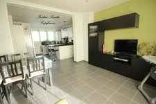 Dpt Marne (51), à louer EPERNAY appartement T4, 73 m² au premier étage sans ascenseur.  