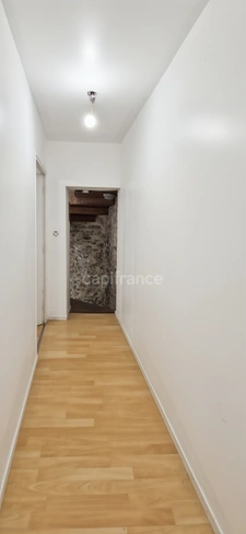 Grande bâtisse de 14 pièces – 262 m² habitables (répartie en 3 logements) – Courtemont-Varennes (02)
