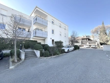Exclusivité –  Idéal Investissement - T3 Jardin 50m2 avec DEUX PARKINGS - limite Allauch, résidence de 2011