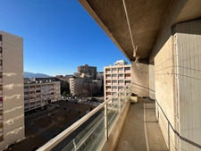 MARSEILLE 10ème / 6ème : T3 Traversant avec Balcon Sud –vue dégagée - 5ème étage avec ascenseur – Proche Castellane