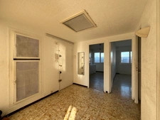 MARSEILLE 10ème / 6ème : T3 Traversant avec Balcon Sud –vue dégagée - 5ème étage avec ascenseur – Proche Castellane