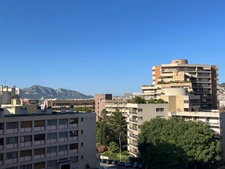 MARSEILLE 10ème / 6ème : T3 Traversant avec Balcon Sud –vue dégagée - 5ème étage avec ascenseur – Proche Castellane