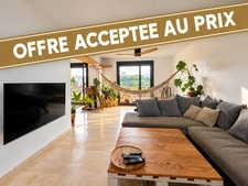 Appartement T3 transformable en T4 – Dernier étage – Vue mer et Bonne Mère – 2 balcons – Parking