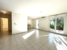 Exclusivité –  Idéal Investissement - T3 Jardin 50m2 avec DEUX PARKINGS - limite Allauch, résidence de 2011