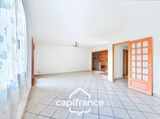 Maison de plain pied, double garage, 3 chambre, jardin clos