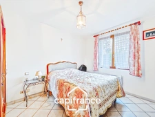 Maison de plain pied, double garage, 3 chambre, jardin clos