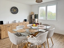 Maison rénovée de 3 pièces, jardin, garage, stationnements, proche des commodités