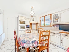 Maison de plain pied, double garage, 3 chambre, jardin clos