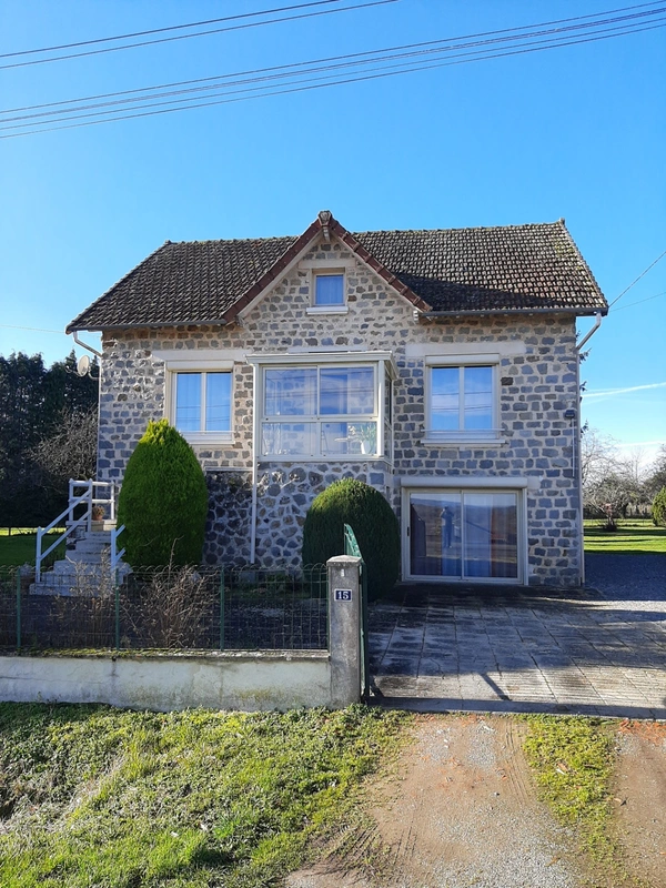 Maison à vendre 10 pièces VICQ SUR BREUILH (87)