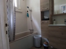 Maison rénovée 3 chambres – Vue dégagée – Sous sol complet - Sans vis à vis – Proche de Carhaix 