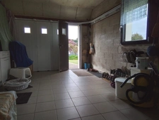 Maison à usage d'habitation exposée sud: 106 m2 à la campagne avec jardin, prairie et dépendances à 1h des plages de Concarneau