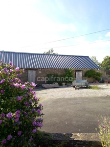 Maison à vendre 4 pièces CLEDEN POHER (29) grand jardin, garage et dépendances