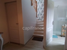 Maison rénovée de 114 m² – 3 chambres dont une suite parentale – Terrain clos – Garage – Sous‑sol complet – À 10 min à pied du bourg