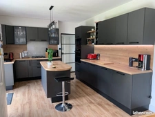 Maison de qualité rénovée à vendre, 5 chambres LA FEUILLEE (29) à la campagne + carport double + grand terrain clos sans vis à vis
