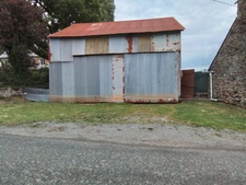 Maison à usage d'habitation exposée sud: 106 m2 à la campagne avec jardin, prairie et dépendances à 1h des plages de Concarneau
