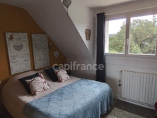 Maison rénovée 3 chambres – Vue dégagée – Sous sol complet - Sans vis à vis – Proche de Carhaix 