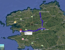 Maison à vendre corps de ferme +longère de 333 m2 au total avec vie de plain pied possible, parcelle de 1110m2, entre Rostrenen et Carhaix et à 1h de Brest