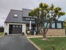 Maison à usage d'habitation exposée sud: 106 m2 à la campagne avec jardin, prairie et dépendances à 1h des plages de Concarneau