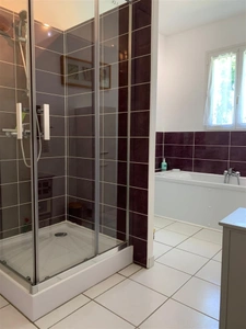 Maison de qualité rénovée à vendre, 5 chambres LA FEUILLEE (29) à la campagne + carport double + grand terrain clos sans vis à vis