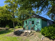 Maison 2 chambres au calme à Locarn(22) avec garage, grand jardin et dépendances dont un gîte rénové pour revenus supplémentaires
