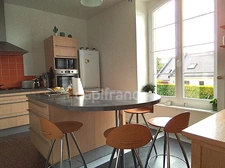 Maison rénovée de 114 m² – 3 chambres dont une suite parentale – Terrain clos – Garage – Sous‑sol complet – À 10 min à pied du bourg