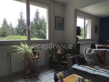Maison rénovée 3 chambres – Vue dégagée – Sous sol complet - Sans vis à vis – Proche de Carhaix 