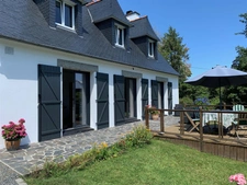 Maison de qualité rénovée à vendre, 5 chambres LA FEUILLEE (29) à la campagne + carport double + grand terrain clos sans vis à vis