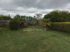 Maison rénovée de 114 m² – 3 chambres dont une suite parentale – Terrain clos – Garage – Sous‑sol complet – À 10 min à pied du bourg