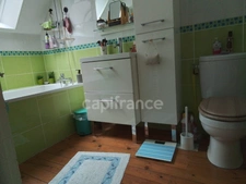 Maison rénovée 3 chambres – Vue dégagée – Sous sol complet - Sans vis à vis – Proche de Carhaix 