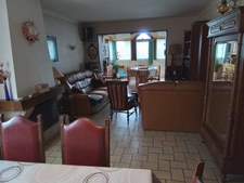 Maison à usage d'habitation exposée sud: 106 m2 à la campagne avec jardin, prairie et dépendances à 1h des plages de Concarneau