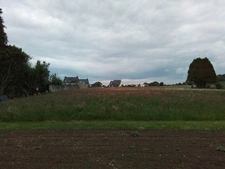 Maison à usage d'habitation exposée sud: 106 m2 à la campagne avec jardin, prairie et dépendances à 1h des plages de Concarneau