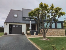 Maison à usage d'habitation exposée sud: 106 m2 à la campagne avec jardin, prairie et dépendances à 1h des plages de Concarneau