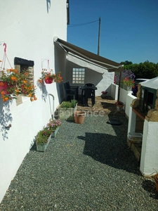 Maison à vendre 4 pièces CLEDEN POHER (29) grand jardin, garage et dépendances