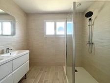 Maison moderne avec jardin – 4 pièces – 447 m² de terrain