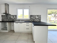 Maison moderne avec jardin – 4 pièces – 447 m² de terrain
