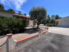Maison 6 pièces avec piscine et parc paysager